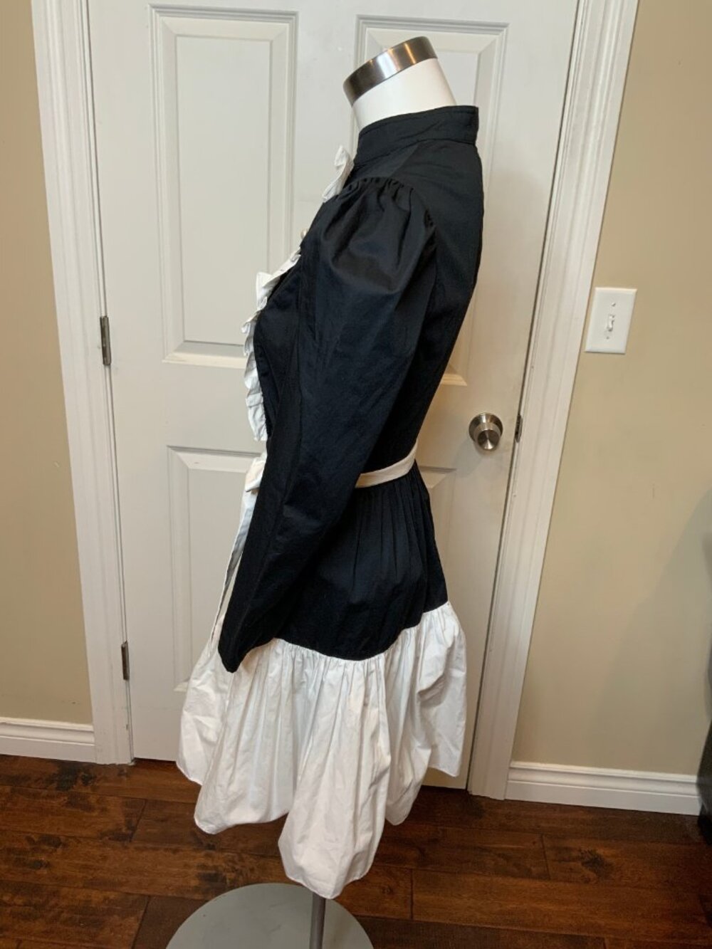 Batsheva Black & White Ruffle Pearl Button Sadie Dress, Size 6 - Picture 6 of 9
